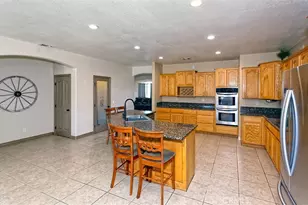 8855 Smith Rd, Phelan, CA 92371 - Photo 11