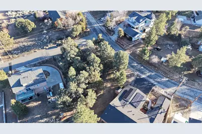 47080 Sky View, Big Bear City, CA 92314 - Photo 3