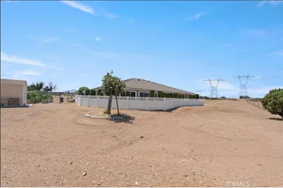 6797 Blue Rose, Oak Hills, CA 92344 - Photo 15