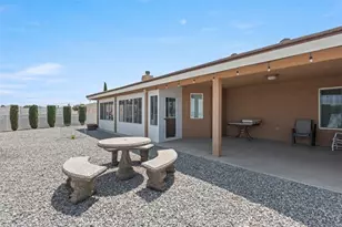 6797 Blue Rose, Oak Hills, CA 92344 - Photo 17