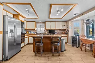 16885 Lambert Ln, Victorville, CA 92395 - Photo 9