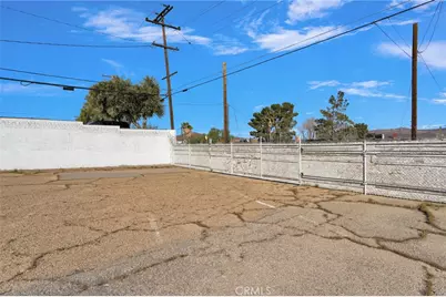 313 E Buena Vista Street, Barstow, CA 92311 - Photo 15