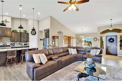 8140 Heartland, Oak Hills, CA 92344 - Photo 15