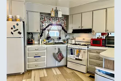 19136 Hinton, Hesperia, CA 92345 - Photo 7