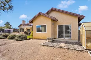 8249 Beaver Ave, Phelan, CA 92371 - Photo 57