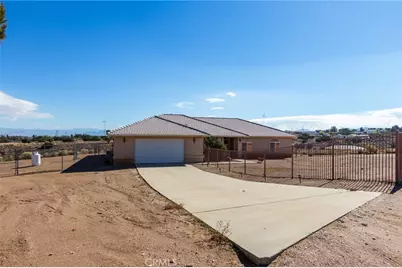 8605 Cantel Court, Oak Hills, CA 92344 - Photo 7