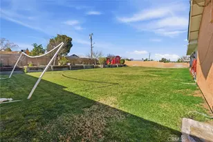 7868 Arrowhead Lake Rd, Hesperia, CA 92345 - Photo 39