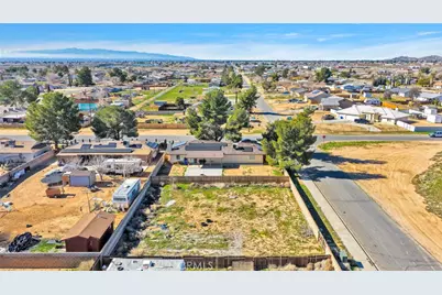 13493 Mesquite Road, Apple Valley, CA 92308 - Photo 35