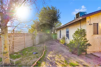 15837 Sandalwood, Victorville, CA 92395 - Photo 25