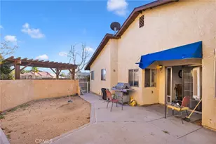 15837 Sandalwood, Victorville, CA 92395 - Photo 29