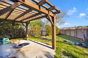 15837 Sandalwood, Victorville, CA 92395 - Photo 23