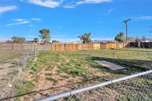 12655 Pocono, Apple Valley, CA 92308 - Photo 37