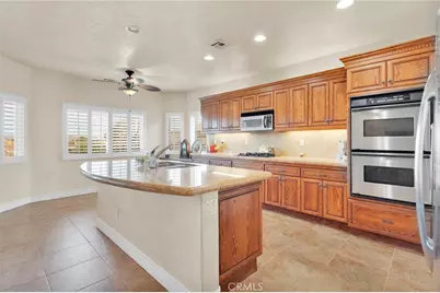 17790 Cresta Blanca, Victorville, CA 92395 - Photo 19
