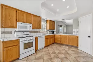 12790 Amberwood, Victorville, CA 92395 - Photo 7