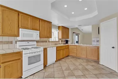 12790 Amberwood, Victorville, CA 92395 - Photo 13