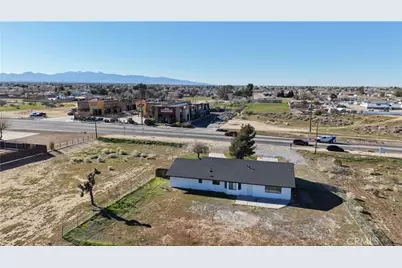 11389 Hesperia, Hesperia, CA 92345 - Photo 3