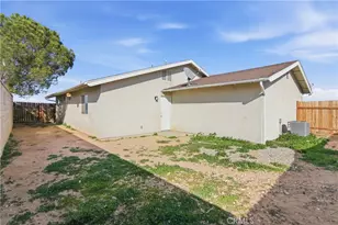 10424 Stage Coach Dr, Adelanto, CA 92301 - Photo 17