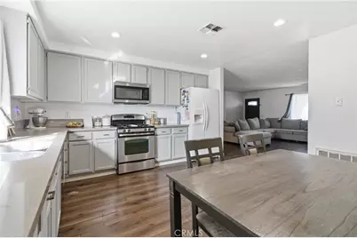 10424 Stage Coach Drive, Adelanto, CA 92301 - Photo 9