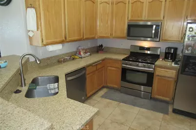 13531 Thistle Street, Victorville, CA 92392 - Photo 11