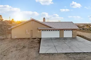 9230 Allegra Vista, Apple Valley, CA 92308 - Photo 11