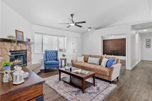 22163 Broken Lance Rd, Apple Valley, CA 92307 - Photo 13
