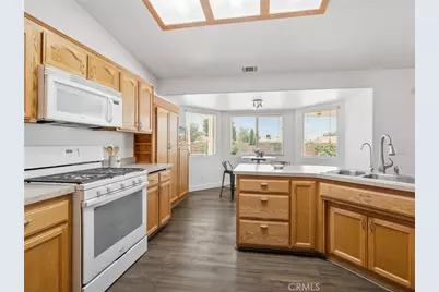 22163 Broken Lance Road, Apple Valley, CA 92307 - Photo 25