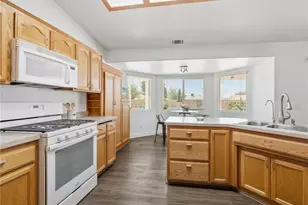 22163 Broken Lance Rd, Apple Valley, CA 92307 - Photo 25