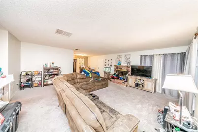 17307 Longmeadow, Palmdale, CA 93591 - Photo 5