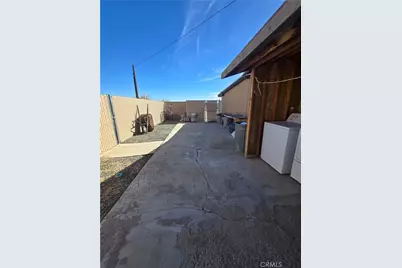 36827 Hidden River, Hinkley, CA 92347 - Photo 19