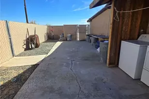 36827 Hidden River, Hinkley, CA 92347 - Photo 19