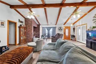 10276 Aster Rd, Oak Hills, CA 92344 - Photo 11