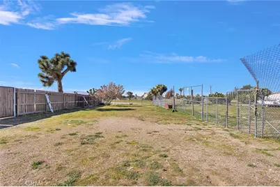 10276 Aster Road, Oak Hills, CA 92344 - Photo 53