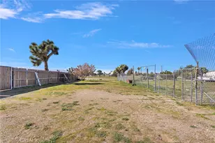 10276 Aster Rd, Oak Hills, CA 92344 - Photo 53