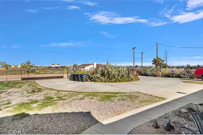 10276 Aster Road, Oak Hills, CA 92344 - Photo 5