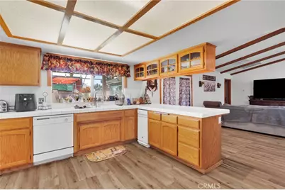 10276 Aster Road, Oak Hills, CA 92344 - Photo 17