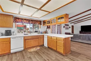 10276 Aster Rd, Oak Hills, CA 92344 - Photo 17