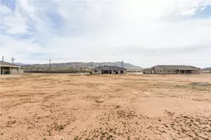 22562 Houston St, Apple Valley, CA 92308 - Photo 49