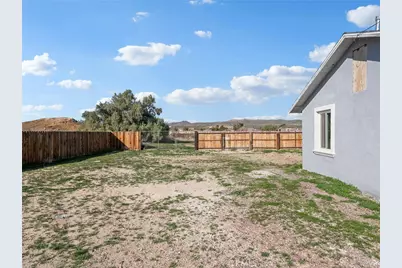 29246 Radio, Barstow, CA 92311 - Photo 11
