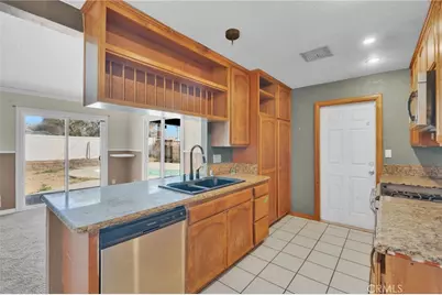 37127 Torres, Barstow, CA 92311 - Photo 7