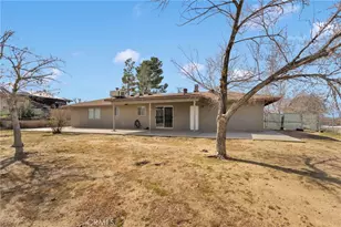 16463 Solvang Ave, Victorville, CA 92394 - Photo 33