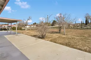 16463 Solvang Ave, Victorville, CA 92394 - Photo 29