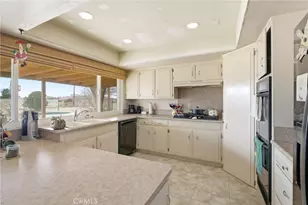 19629 Oneida, Apple Valley, CA 92307 - Photo 11