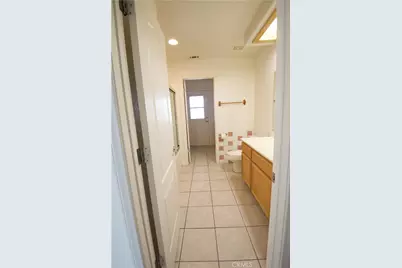 17482 Walnut, Hesperia, CA 92345 - Photo 7