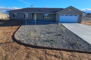 20495 Zuni Rd, Apple Valley, CA 92307 - Photo 1