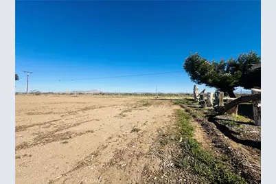 15026 Richmond, Victorville, CA 92394 - Photo 5