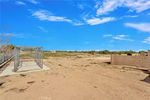 12290 Larch Rd, Oak Hills, CA 92344 - Photo 61