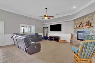 12290 Larch Rd, Oak Hills, CA 92344 - Photo 17