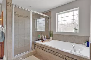 12290 Larch Rd, Oak Hills, CA 92344 - Photo 37