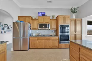 12290 Larch Rd, Oak Hills, CA 92344 - Photo 25