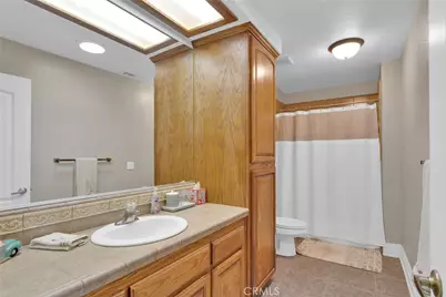 12290 Larch Road, Oak Hills, CA 92344 - Photo 47